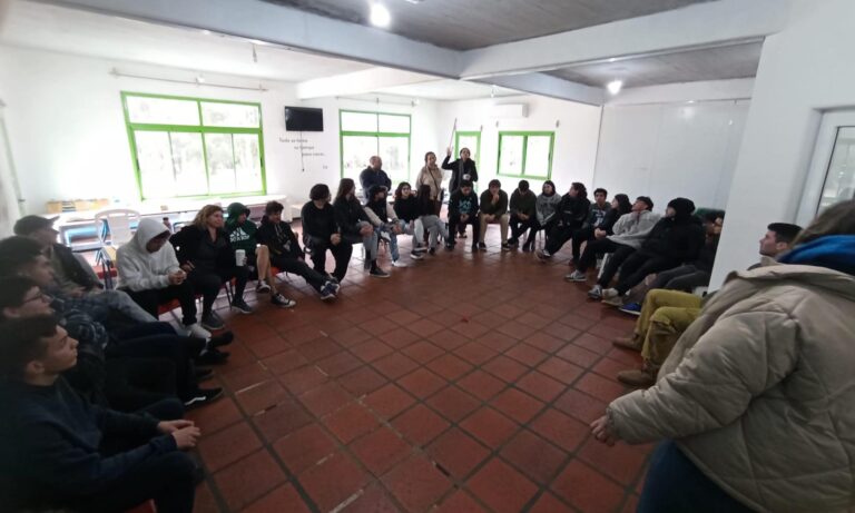 Lee más sobre el artículo Primer campamento de inmersión en inglés en UTU: un hito educativo y colaborativo